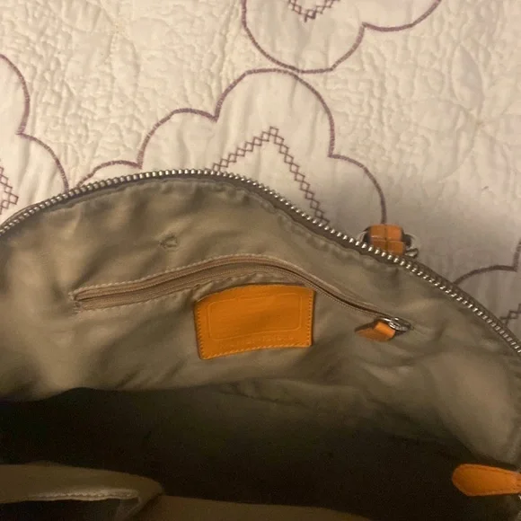 Are use coach purse - Picture 6 of 6